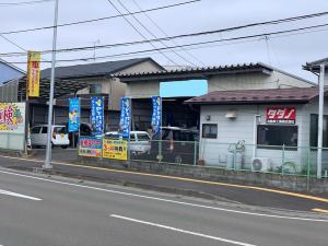 宮城県仙台市泉区のタイヤ交換 取付 販売店 タイヤピット 交換工賃 値段は全国統一