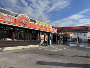 カーコンビニ倶楽部　古河東R125店　塚田自動車の外観